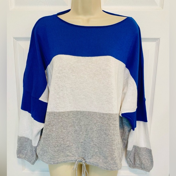 Bundle of 4 Beautiful knit Tops ! - Picture 6 of 9